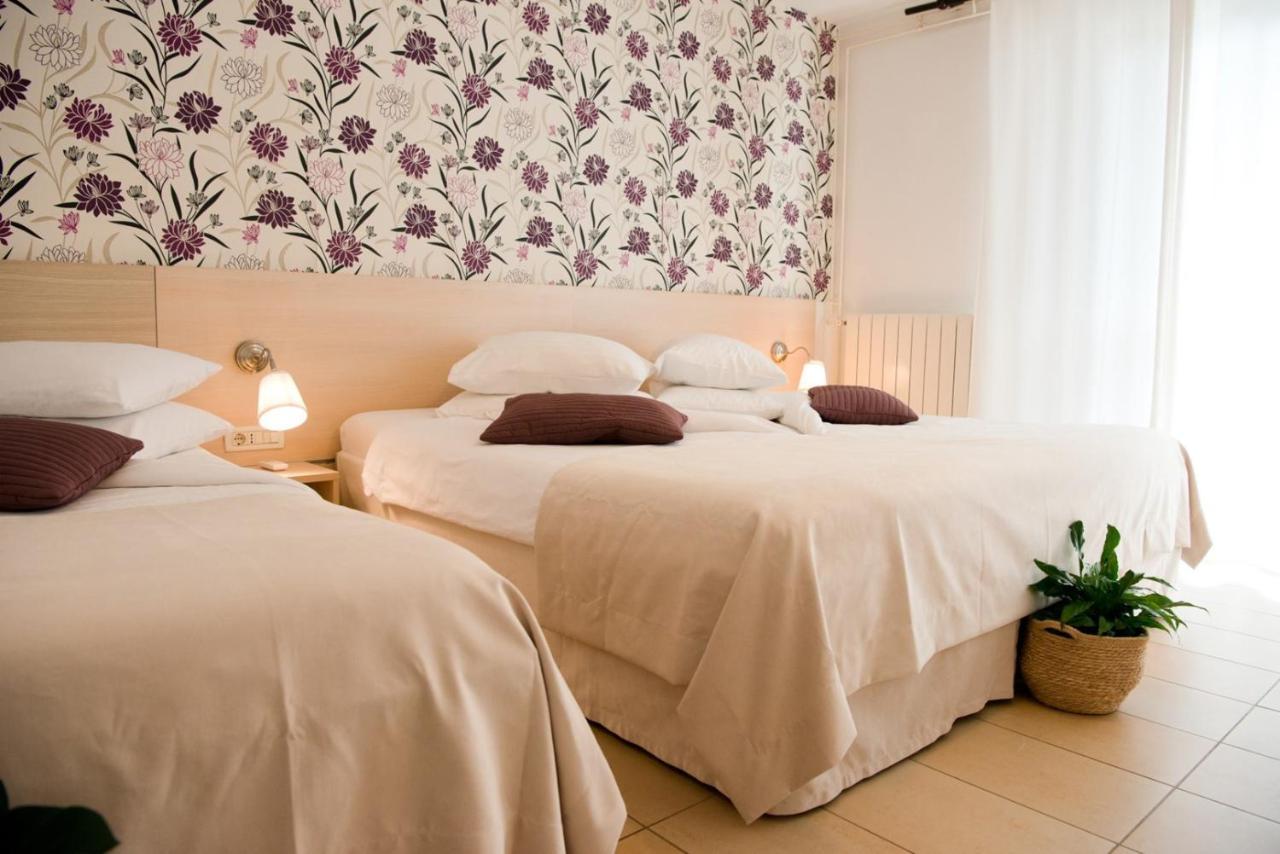 Apartments Sandra Poreč Dış mekan fotoğraf
