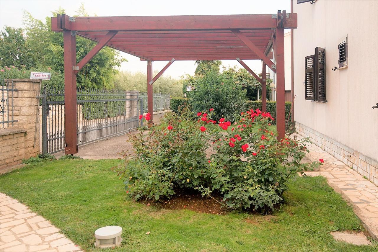 Apartments Sandra Poreč Dış mekan fotoğraf